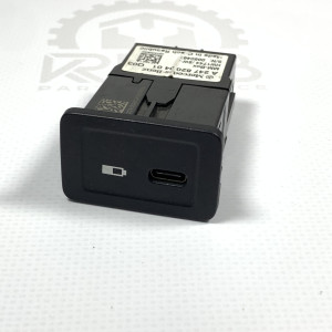 Роз'єм USB для зарядки на Мерседес Спрінтер W 907 / W 910 A2478200401