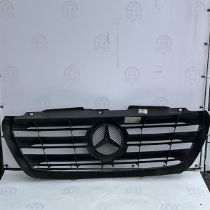 Решетка радиатора А9108852600 на Mercedes Sprinter W 907 / W 910 